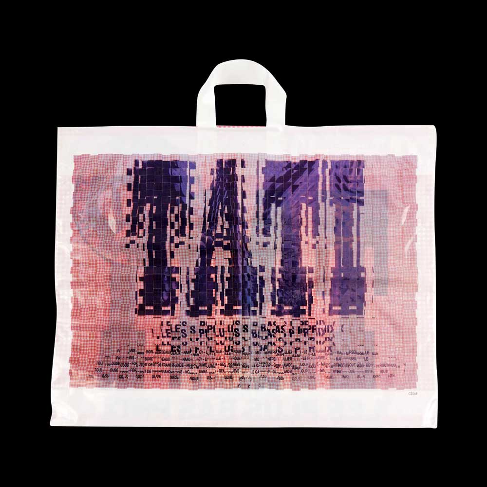 Conception d’une collection de douze sacs TATI, 1 par mois pour le cinquantenaire de TATI, Agence FLUX-Cyrille Putman année 1998.